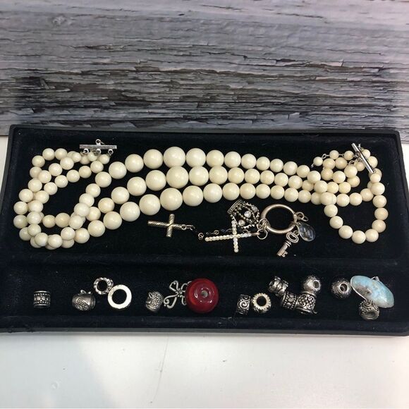 Charms and Bead Lot Broken Craft - Picture 2 of 4